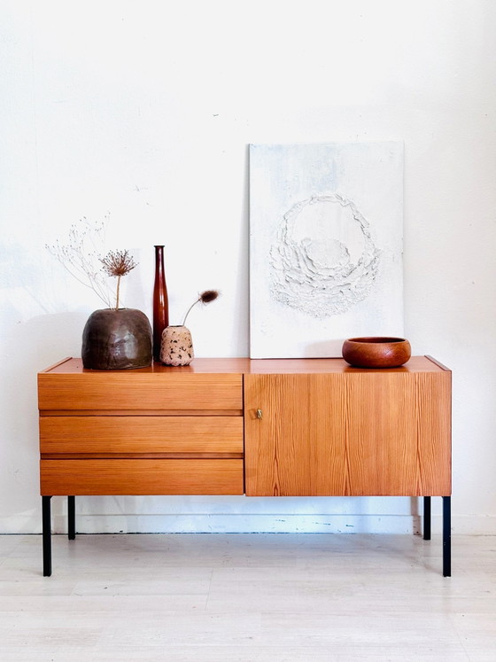 Minimalist Vintage Sideboard 60s/70s – Wood (photo 2 of 11)