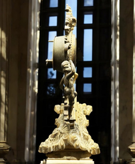 Image 1 of Elegant shelf clock in baroque/rococo style