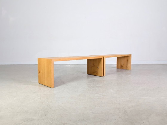 Image 1 of Set van 2 Koinor bijzettafels/bankjes, eikenhouten balk, Bewerken Vrije Beweging