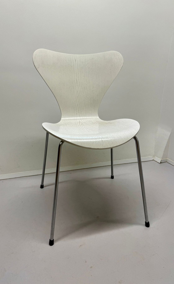 Image 1 of Set van 4 Fritz Hansen Series 7 stoelen – Arne Jacobsen – wit (2005