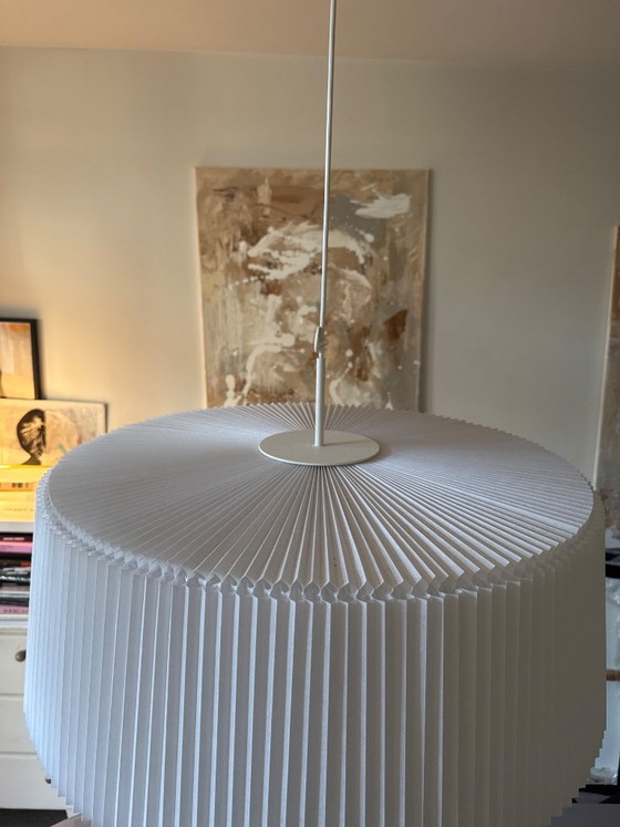 Lampe Plié Plissé, Moooi, Suspensions, Papier, Métal, Blanc, Modern (photo 3 sur 5)