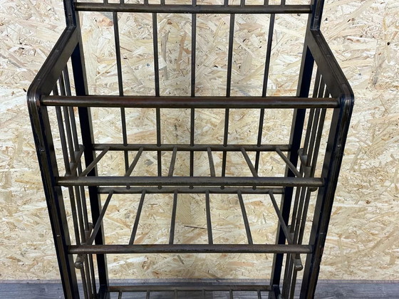 Image 1 of Porte-revues Wiener Werkstätte Autriche En acajou & laiton Vers 1900