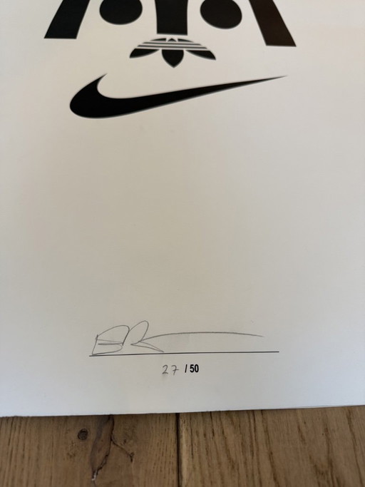 EIKE KONIG Grafikdesign Berlin Kaws Invader Banksy Eames Starck