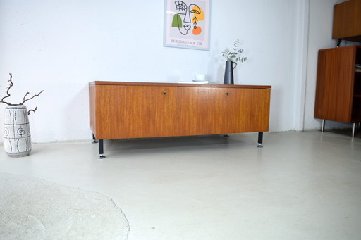 Buffet en teck des années 1960, commode basse vintage style milieu du siècle