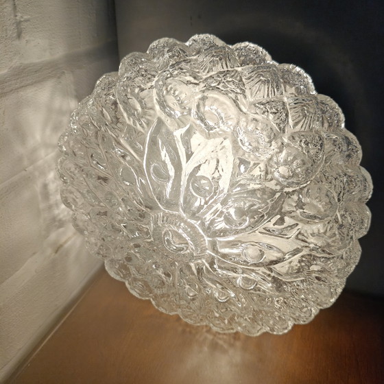 Vintage plafondlamp met gestructureerd glas – Bloemenmotief van geperst glas – jaren 70 – Plafondlampen (photo 4 of 14)
