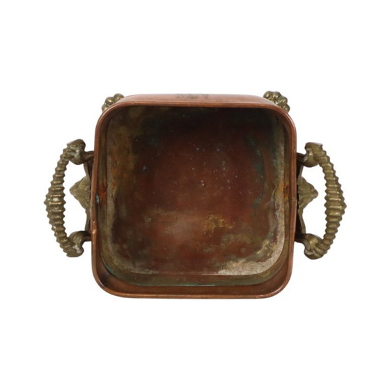 Fioriera antica in rame con piedini a zampa di leone e teste di leone, XIX secolo. – Vasi per piante, Copper (photo 9 of 14)