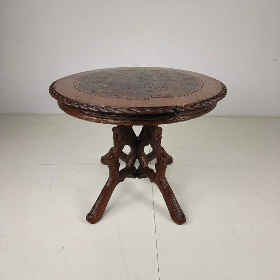 Image 1 of Black Forest-style dining table by Horrix – circa 1880