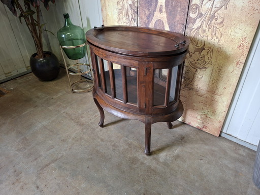 Teakhouten theekastje, vitrinekastje, whiskeybar, wijnkastje met afneembaar serveerblad afm. 69x50cm en 74cm hoog.