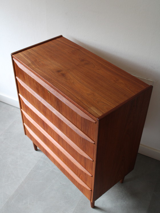 Image 1 of Commode vintage danoise en teck