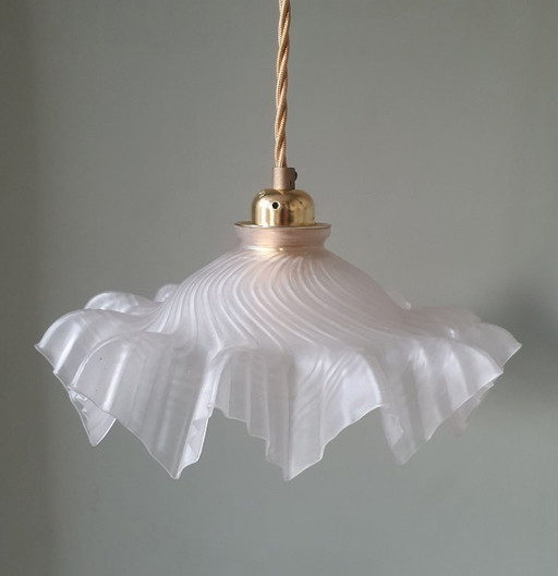 Lampe suspension vintage française en verre dépoli de style Clichy.