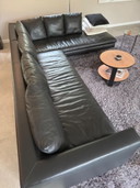 Divano angolare Charles di B&B Italia – Pelle Alfa nera – 327 × 230 cm