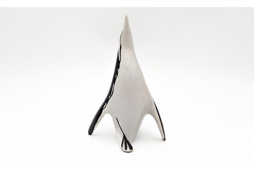 Porcelain penguin figurine by Wałbrzych, designed by Mieczysław Naruszewicz, 1960s.