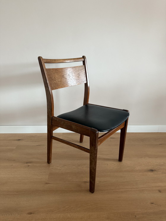 Image 1 of Quattro sedie vintage di design danese (in legno e similpelle)