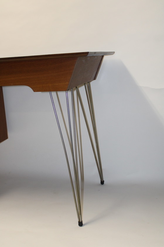 Image 1 of Escritorio de teca moderno de mediados de siglo: Louis Van Teeffelen para Wébé (década de 1950)