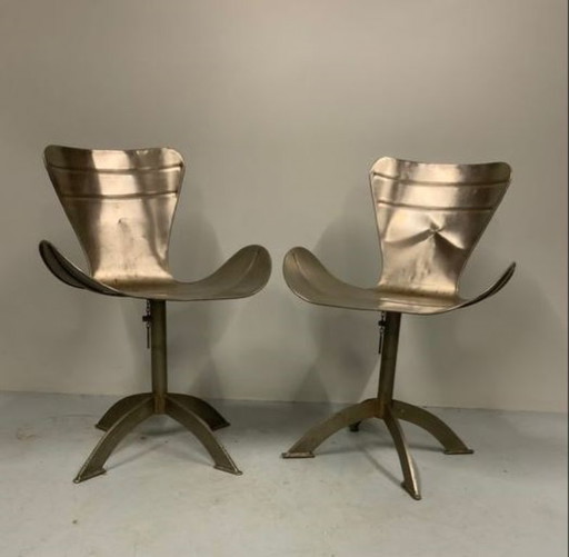 2 sedie dal design in acciaio super cool