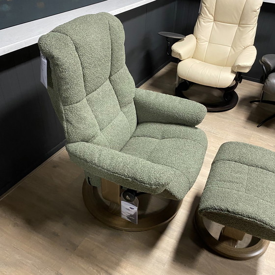 Image 1 of Sillón reclinable Stressless Mayfair con reposapiés