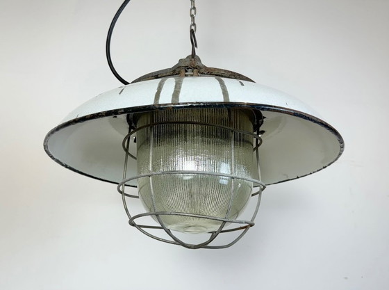 Image 1 of Industrielle graue Emaille-Hängeleuchte im Fabrikkäfig-Design aus Gusseisen von Zaos, 1960er Jahre