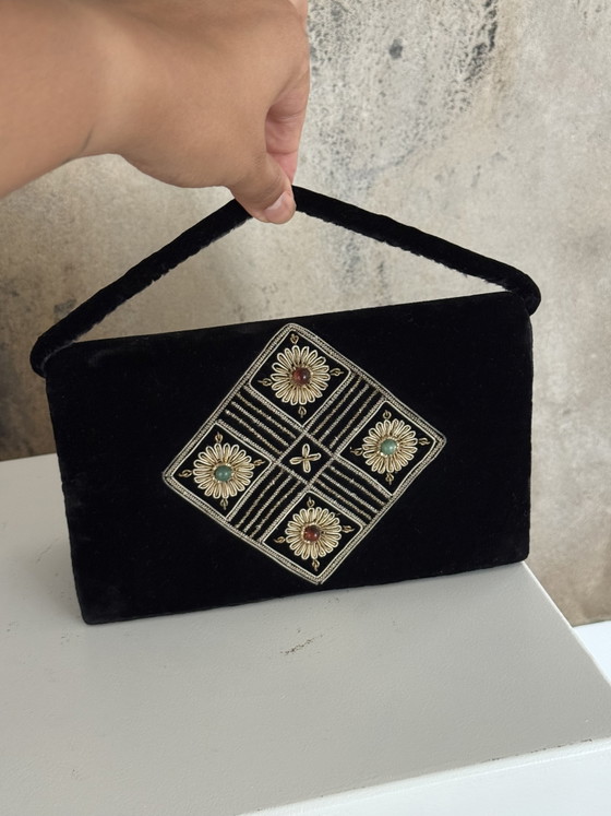 Image 1 of Fluwelen clutch met borduursels en steentjes, avondtasje met handvatten