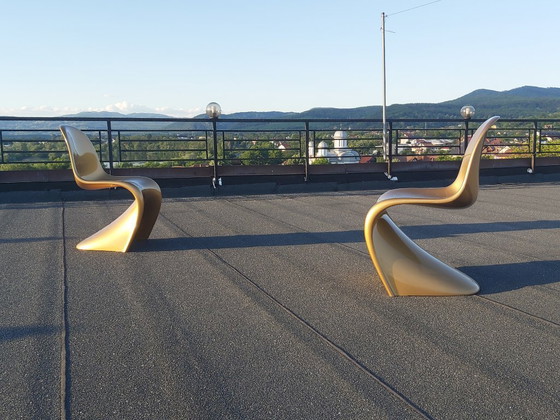Image 1 of Vitra Panton Classic Gold 2007 – Moët & Chandon Edition (2 Stück, nummeriert, Sammlerstücke)