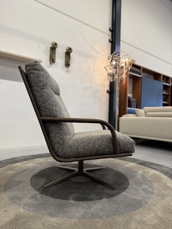 Image 1 of Leolux Kudo Two Fauteuil pivotant State fabric Danza leather