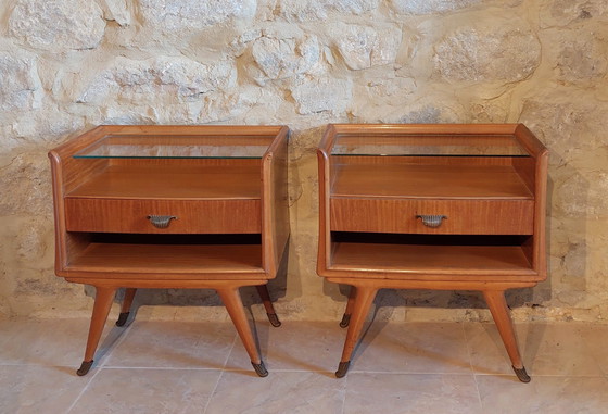 Image 1 of Par de mesitas de noche de mediados de siglo fabricadas por La Permanente.