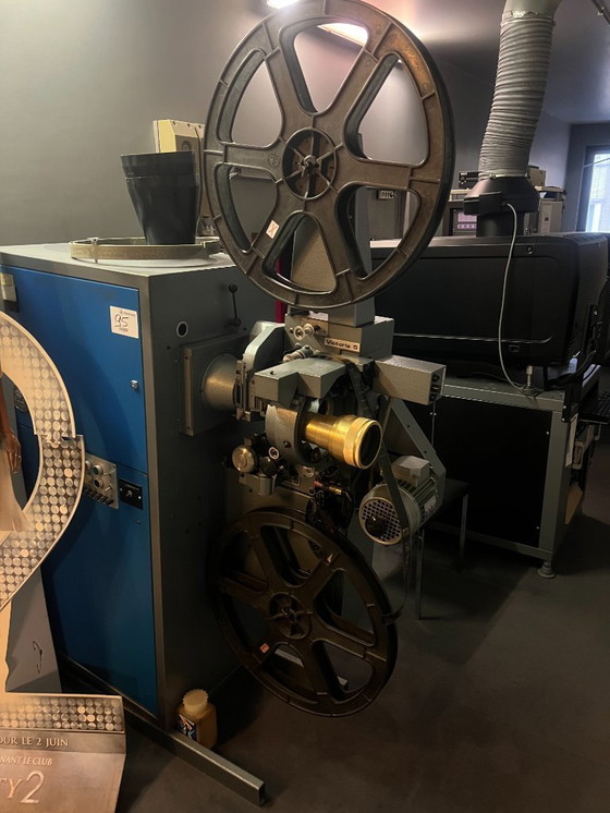 Image 1 of Cinema sale