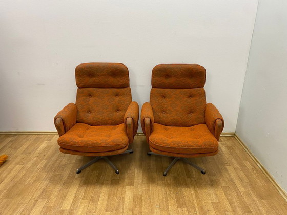 Image 1 of Set van 2 retro draaibare fauteuils, Gerald Neusser, jaren 70, Tsjechoslowakije