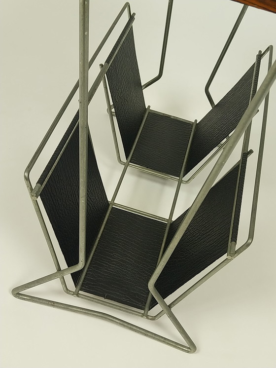 Image 1 of Table d'appoint vintage avec porte-revues, années 1960