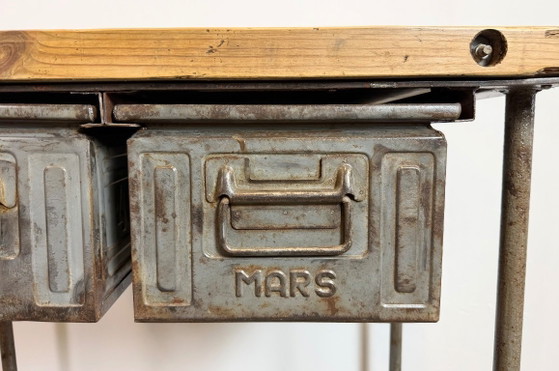 Image 1 of Vintage industriële werktafel op wielen, jaren 60