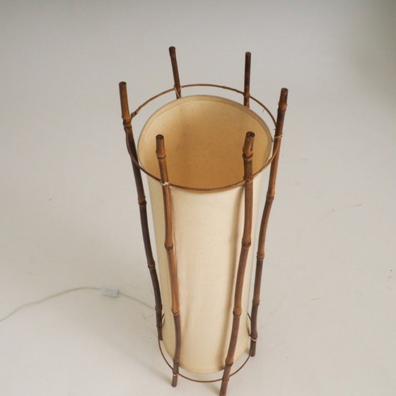 Große Stehlampe aus Bambus und Leinen von Louis Sognot – Stehleuchten, Textile (photo 12 of 17)