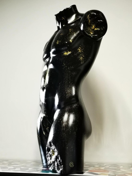 Image 1 of Chico de oro