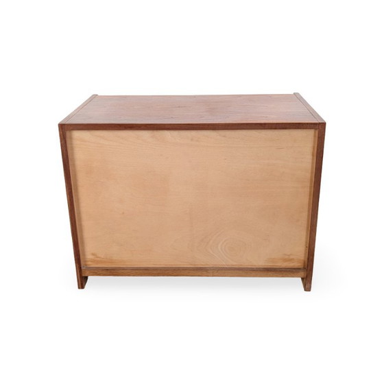 Cómoda de mediados de siglo EW Bach, mesita de noche/mesa auxiliar de teca MCM – Wood (photo 6 of 8)