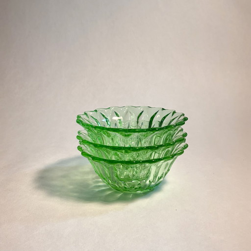 Vintage Art-Deco-Schalenset aus grünem Pressglas