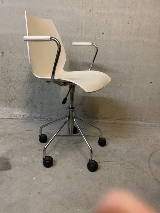 “Maui” Design chair by Vico Magistretti, for Kartell