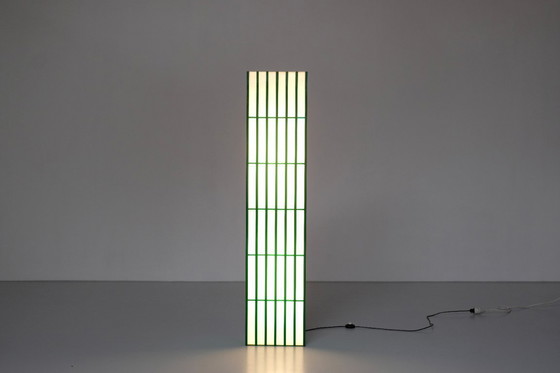 Image 1 of Lampadaire rectangulaire en plexiglas vert et blanc, Italie - années 1970