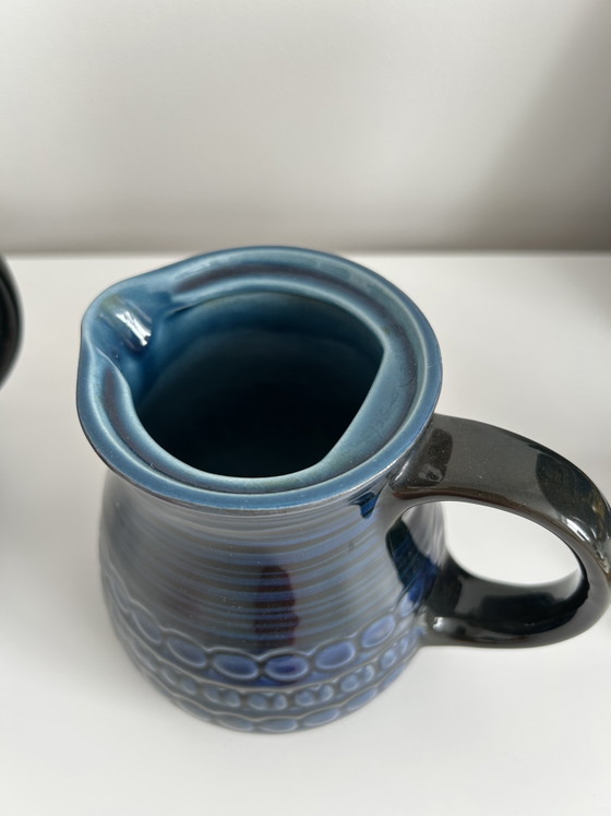 Pair of Ceramic Pitchers Jugs Ernestine Salerno Italy Onestini Blue Red Vintage Art MCM – Crockery (photo 2 of 5)