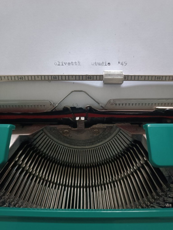 Image 1 of Studio 45 typemachine van Ettore Sottsass voor Olivetti 1967