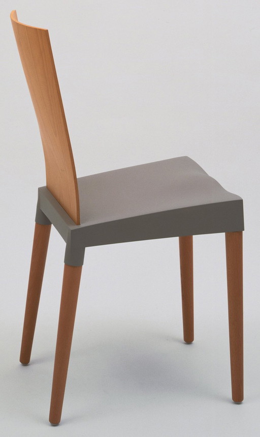 Miss Trip taupe eetkamer stoel van Philippe Starck