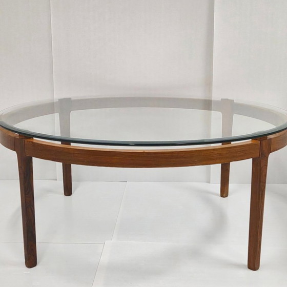 Image 1 of BELANGRIJKE VINTAGE SCANDINAVISCHE SALONTAFEL JAREN 60, TEAK & PALISSANDERHOUT, DIAMETER 110 CM