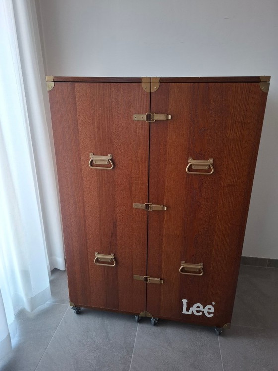 Rare Vintage Lee Jeans Wardrobe Trunk, Storage cabinet, Wood, Brass, Brown (photo 2 of 11)