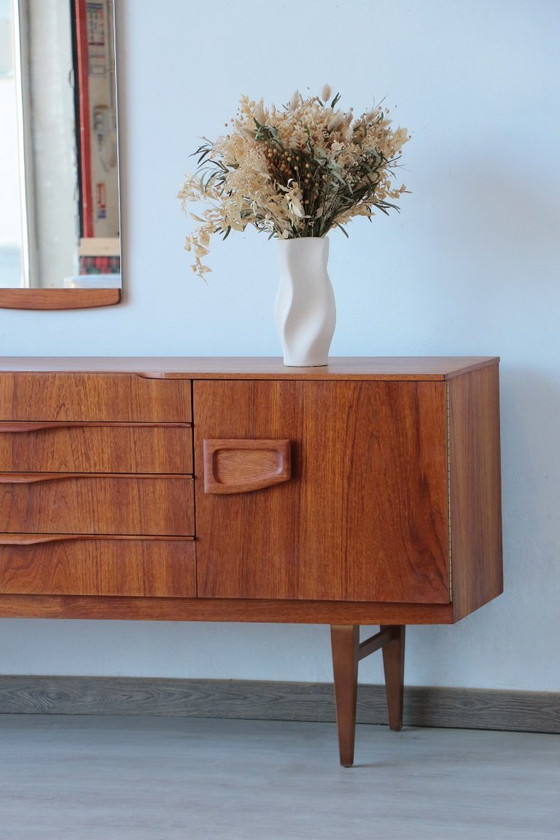 Image 1 of Skandinavisches Teak-Sideboard, 1960er Jahre - Restauriertes Beautility-Sideboard