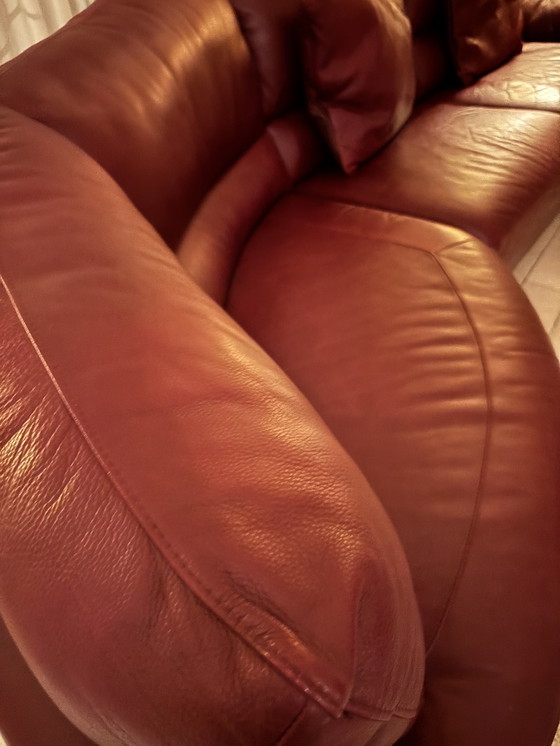 Image 1 of Divano in pelle rosso Bordeaux Natuzzi