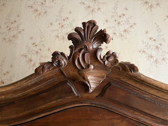 Image 1 of Antiker Holzschrank mit Spiegel