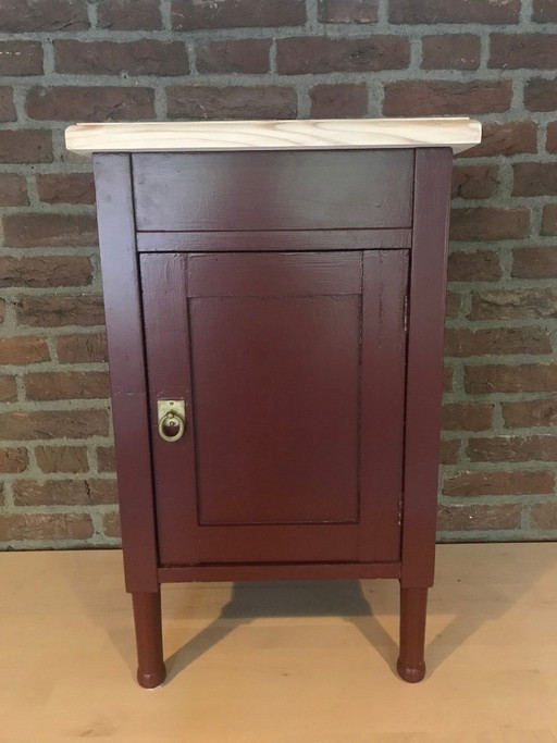 table de chevet couleur aubergine