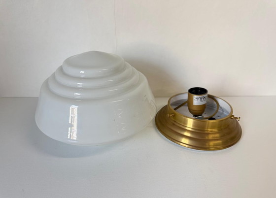 Image 1 of GISO plafonnière Art Deco getrapte kap opaalglas messing armatuur