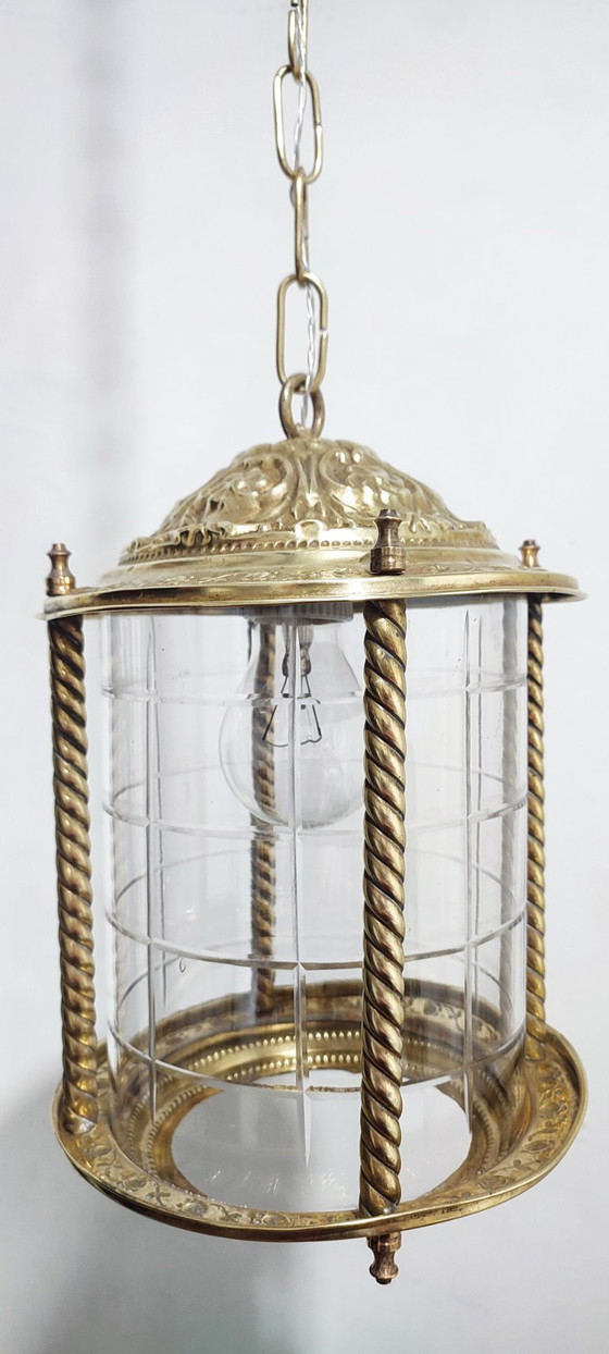 Image 1 of Plafonnier en laiton et cristal. Espagne, années 1940.