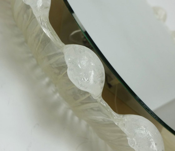 Image 1 of Verlichte wandspiegel van Schöninger met acryl frame en ijsglasdecoratie, jaren 60/70.