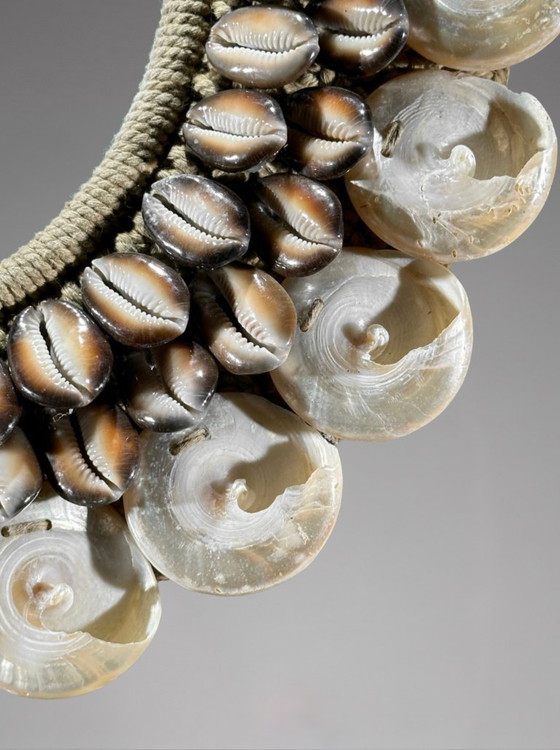 Image 1 of Decoratief etnisch ornament gemaakt van schelpen – Oceanië – 40 cm