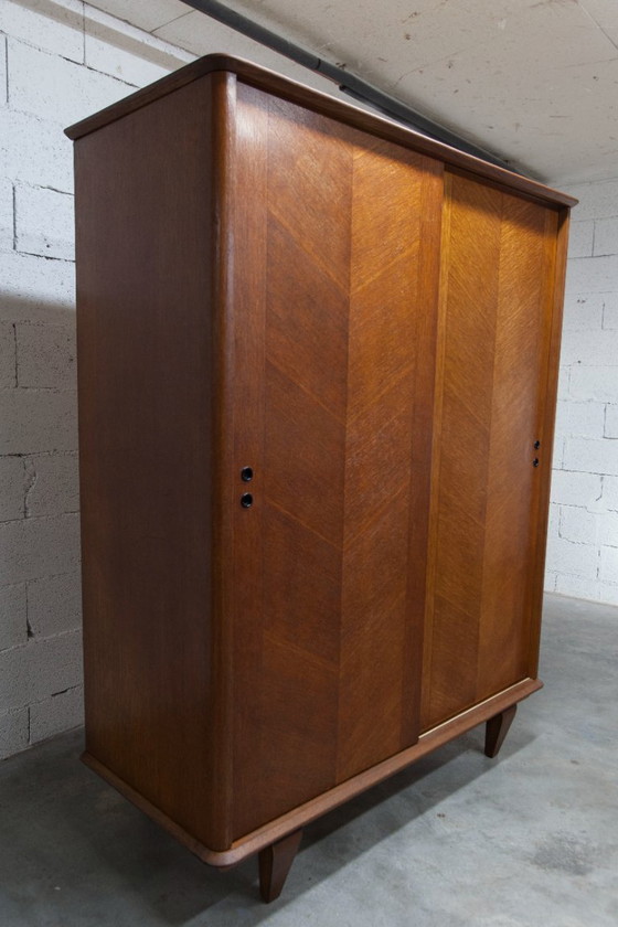 Image 1 of Jaren 30 kledingkast met schuifdeuren en een nieuw bovenblad