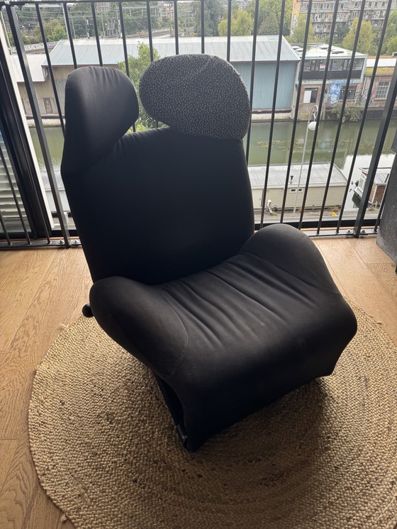 Image 1 of Cassina Wink fauteuil design Toshiyuki Kita zwart